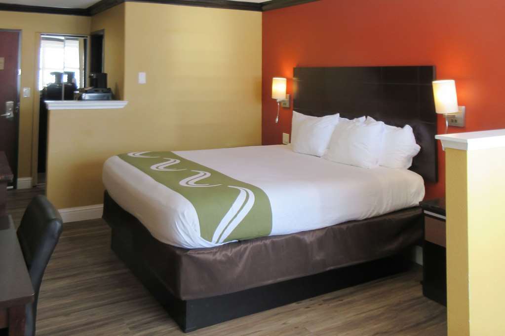 Quality Inn & Suites Sacramento Room photo
